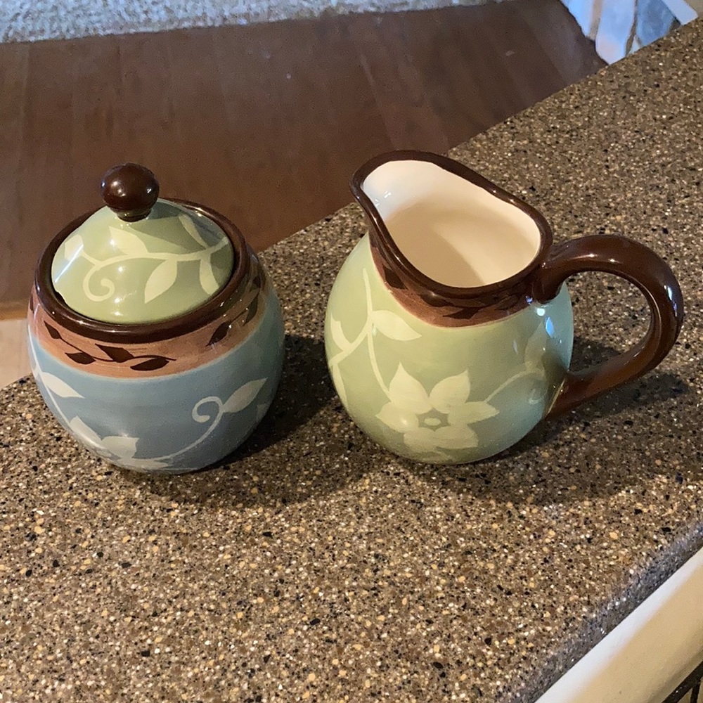 Sugar and Creamer